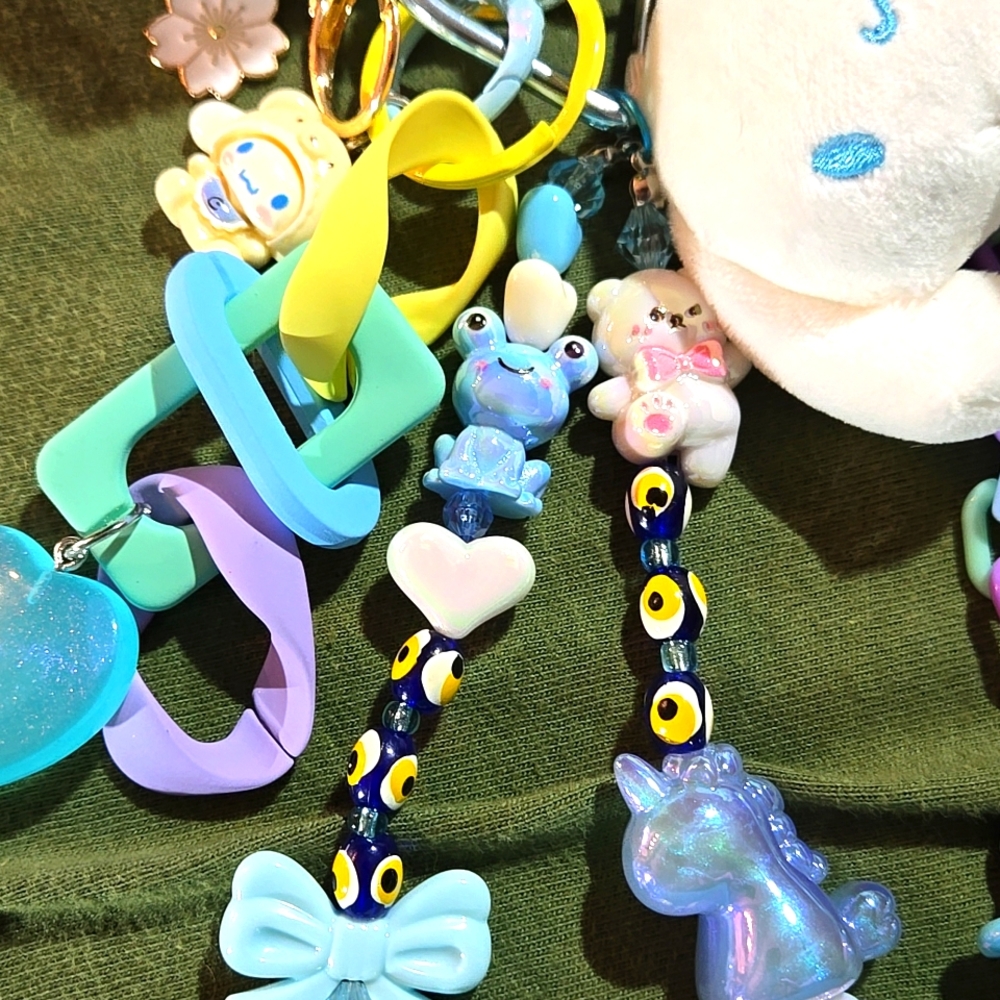 3 Inch Cinnamon Keychain/Dangler - Picture 12 of 16